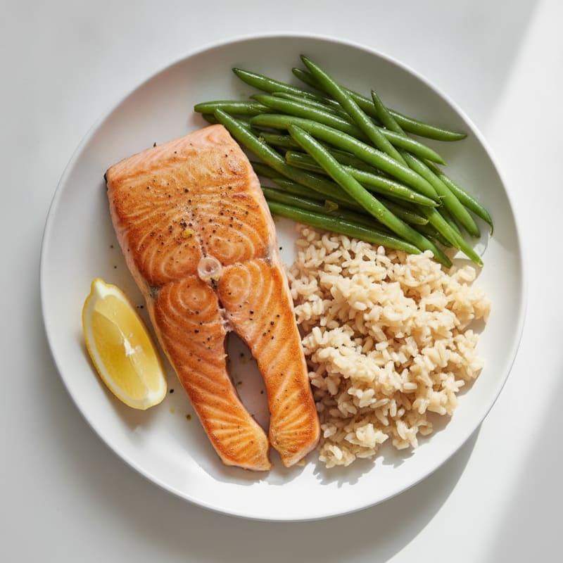 Seared Salmon with Steamed Green Beans and Brown Rice