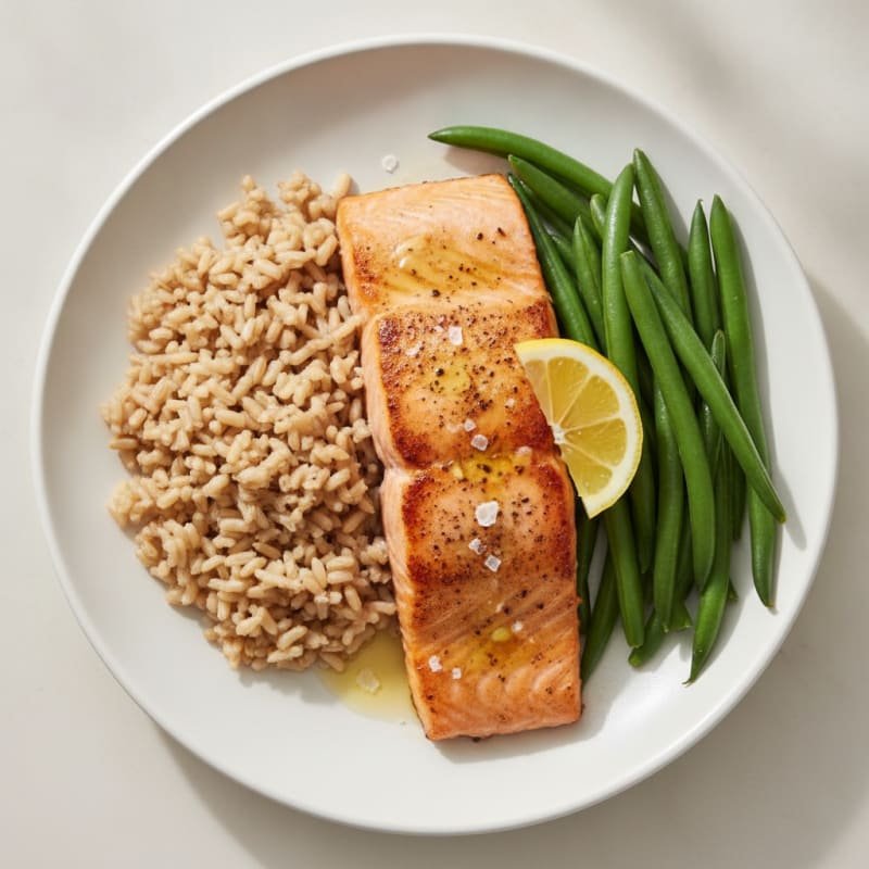 Seared Salmon with Steamed Green Beans and Brown Rice