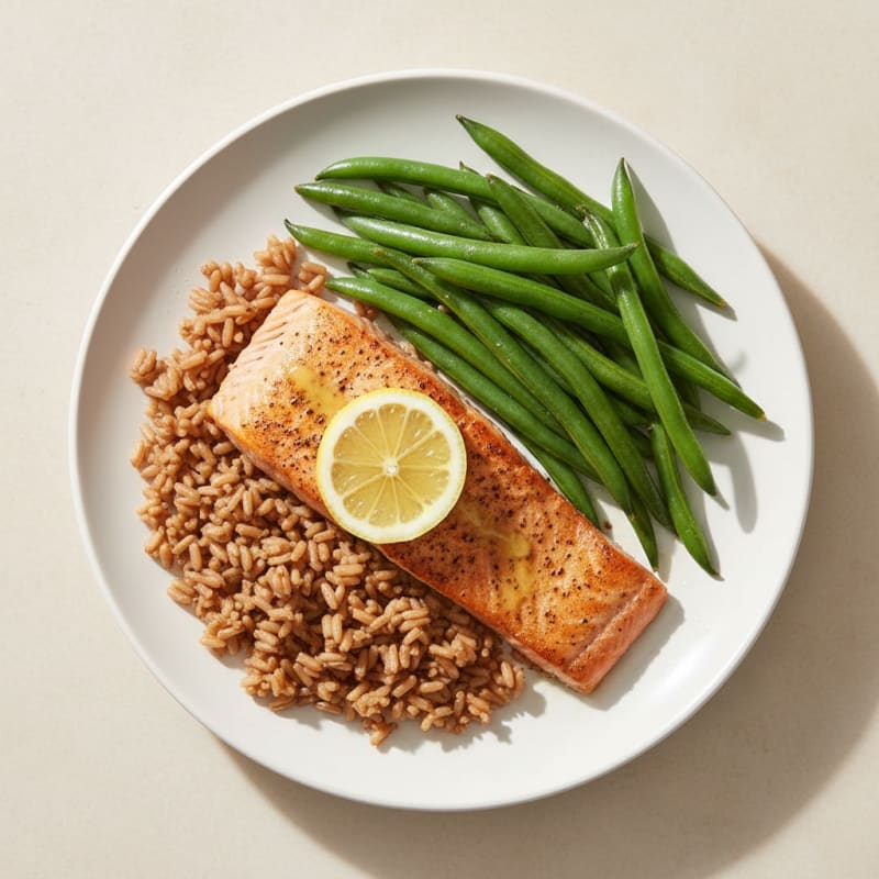 Seared Salmon Fillet with Steamed Green Beans and Brown Rice