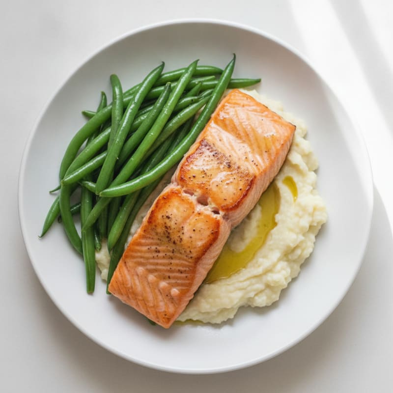 Seared Salmon Fillet with Steamed Green Beans and Cauliflower Mash