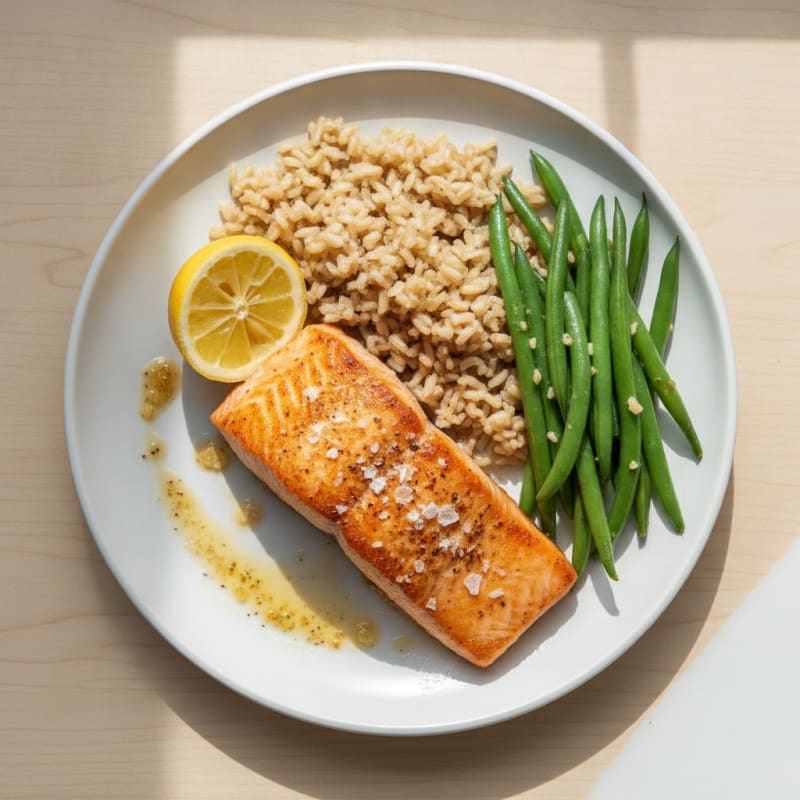 Seared Salmon with Steamed Green Beans and Brown Rice