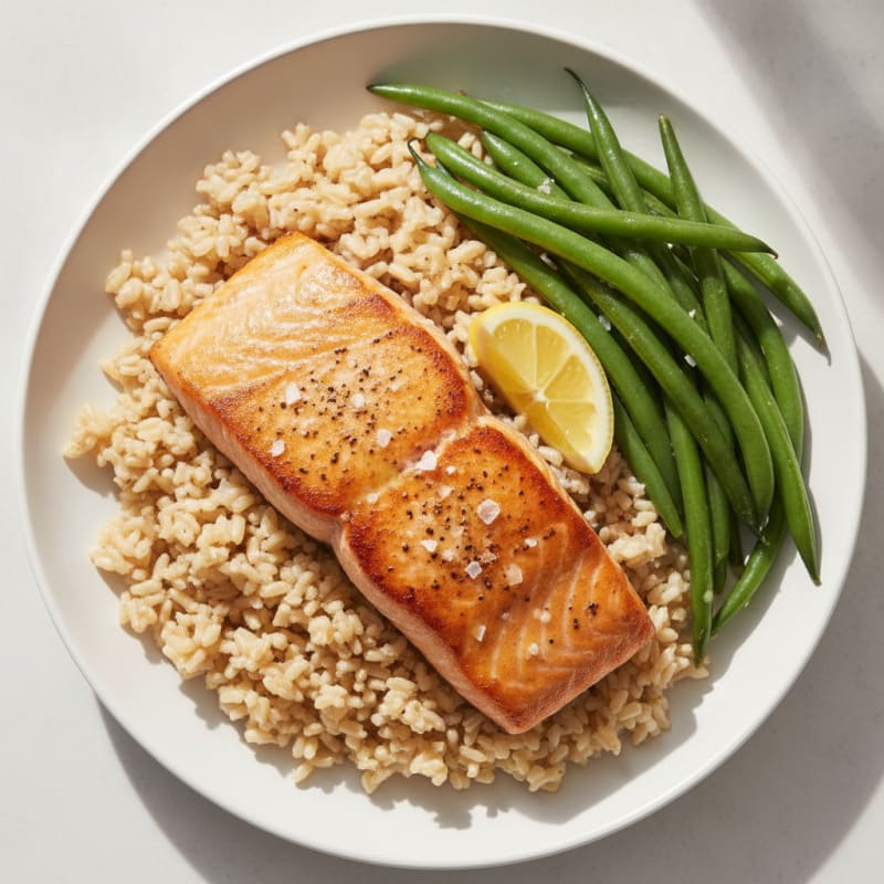 Seared Salmon Fillet with Steamed Green Beans and Brown Rice