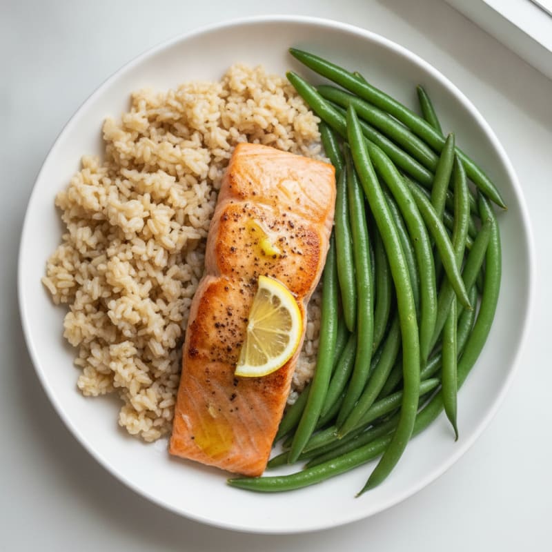 Seared Salmon with Steamed Green Beans and Brown Rice