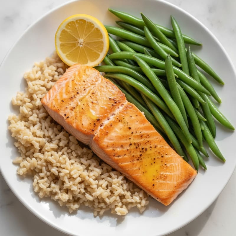 Seared Salmon with Steamed Green Beans and Brown Rice