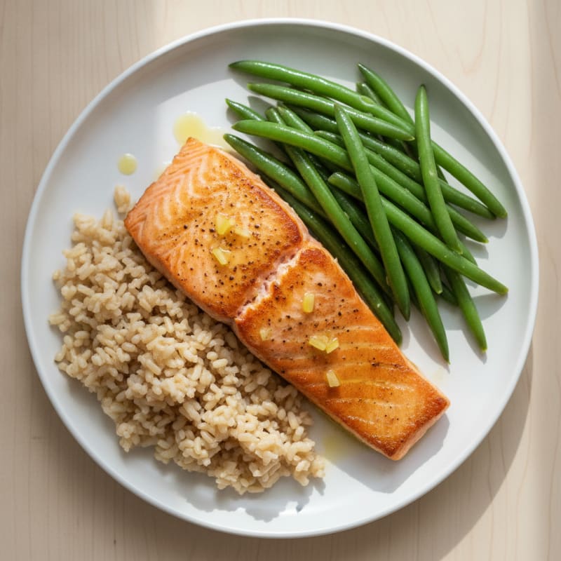 Seared Salmon Fillet with Steamed Green Beans and Brown Rice