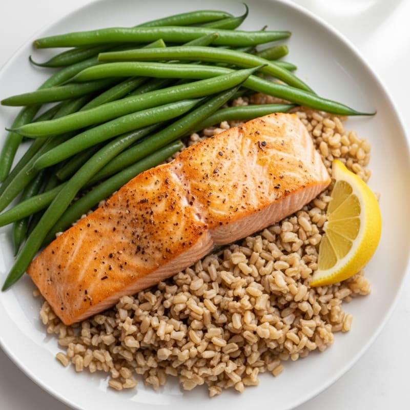 Seared Salmon with Steamed Green Beans and Brown Rice