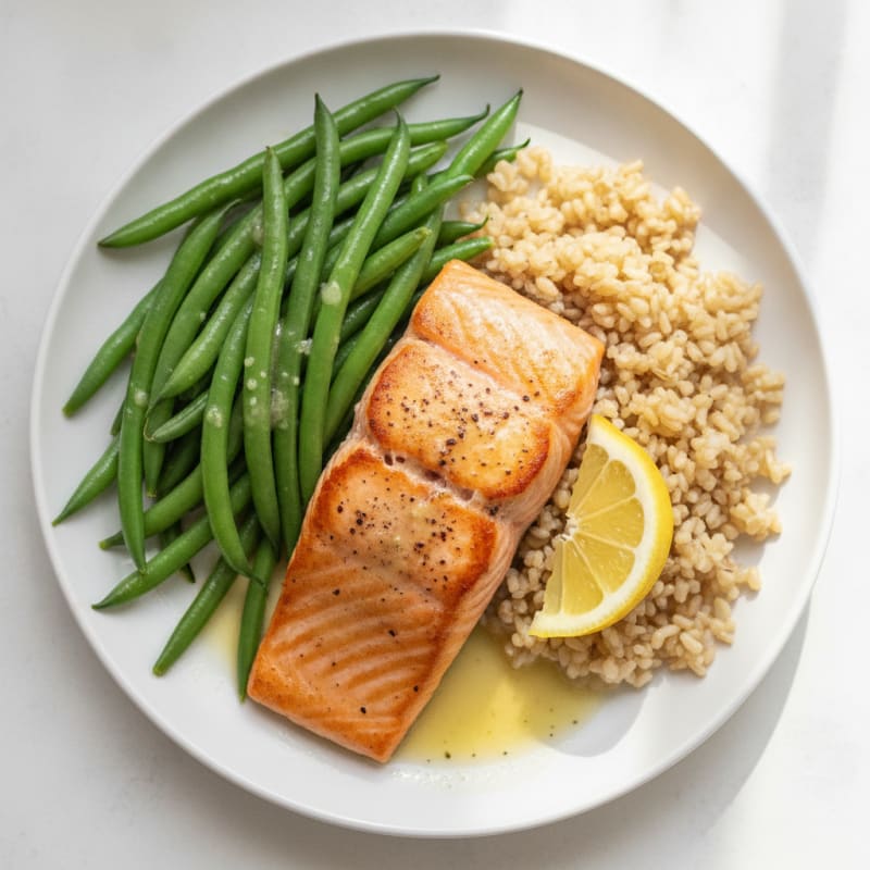 Seared Salmon Fillet with Steamed Green Beans and Brown Rice