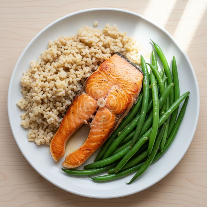 Seared Salmon with Steamed Green Beans and Brown Rice