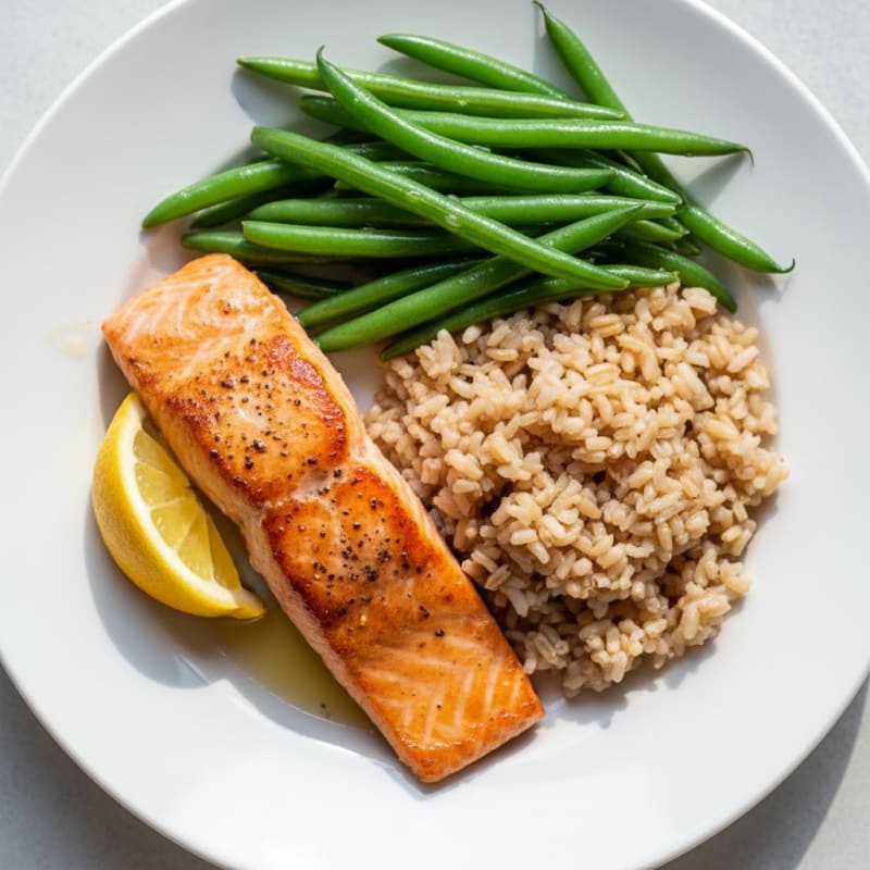 Seared Salmon with Steamed Green Beans and Brown Rice