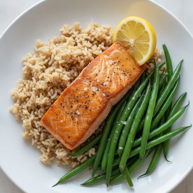Seared Salmon with Steamed Green Beans and Brown Rice