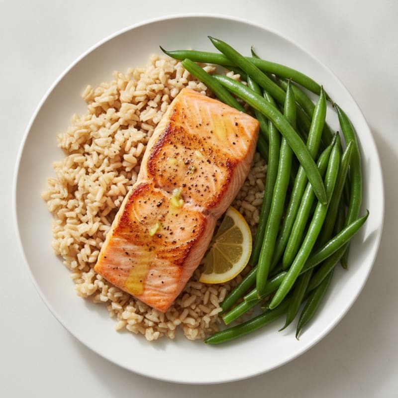Seared Salmon Fillet with Steamed Green Beans and Brown Rice