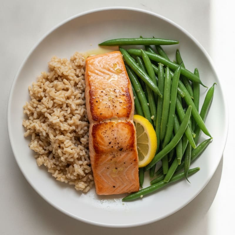 Seared Salmon Fillet with Steamed Green Beans and Brown Rice