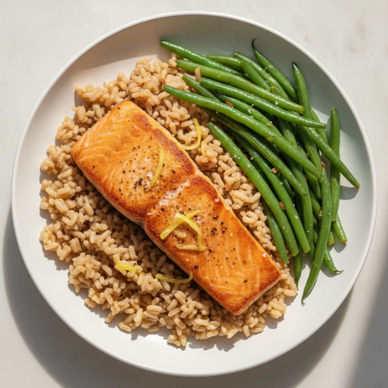 Seared Salmon with Steamed Green Beans and Brown Rice