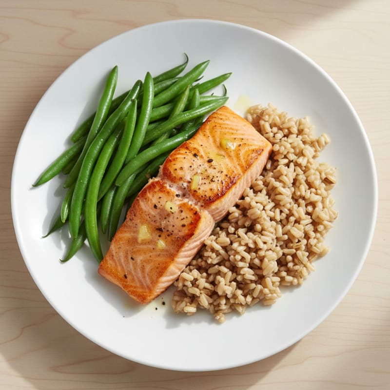 Seared Salmon Fillet with Steamed Green Beans and Brown Rice