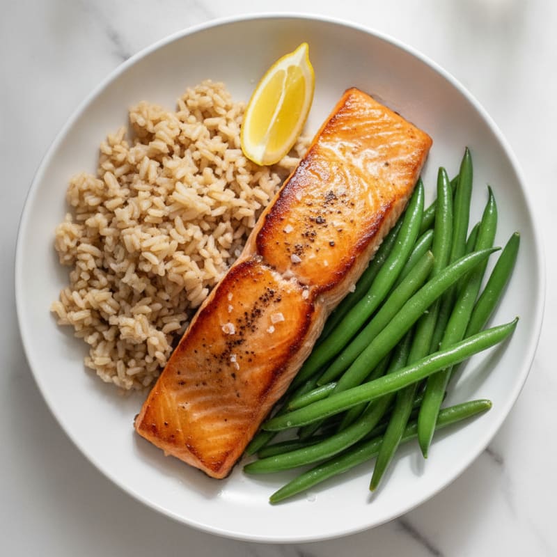 Seared Salmon with Steamed Green Beans and Brown Rice
