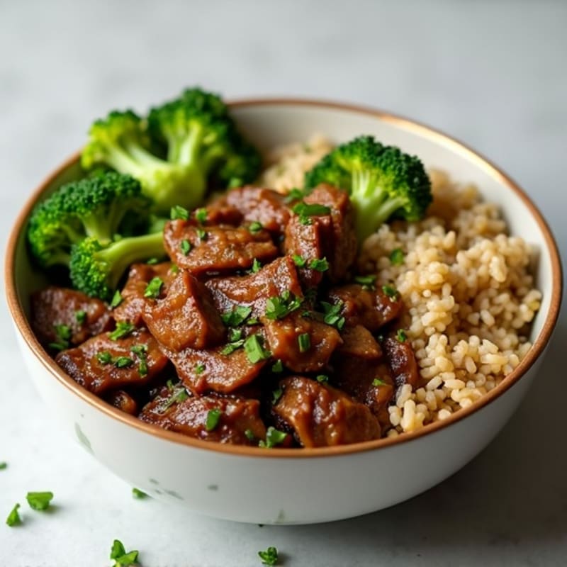 Lean Garlic-Ginger Beef and Broccoli Rice Bowl