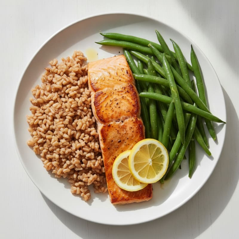 Seared Salmon with Steamed Green Beans and Brown Rice