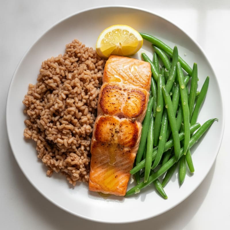 Seared Salmon Fillet with Steamed Green Beans and Brown Rice