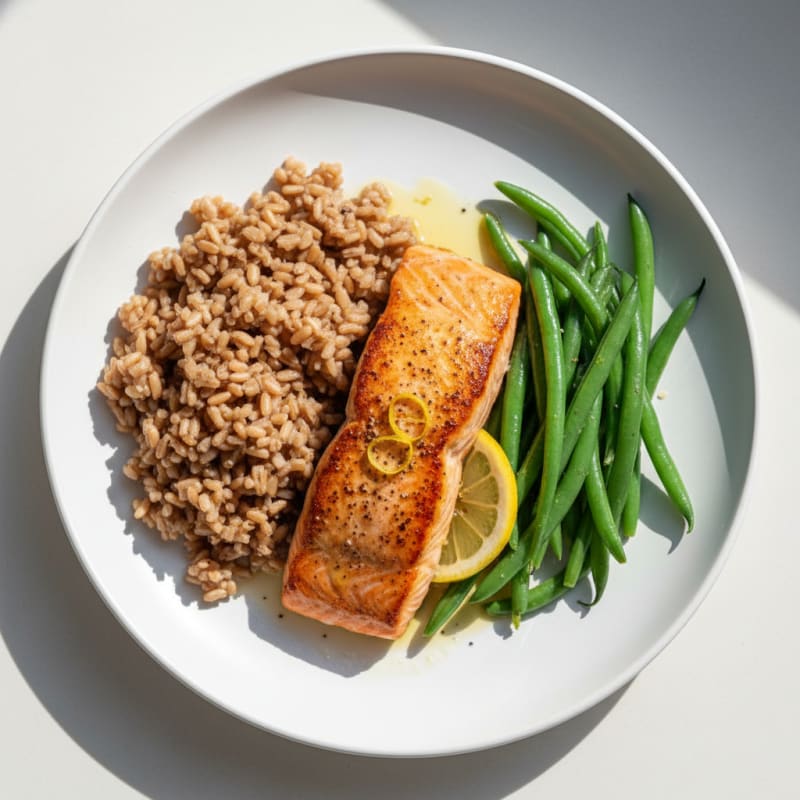 Seared Salmon with Steamed Green Beans and Brown Rice