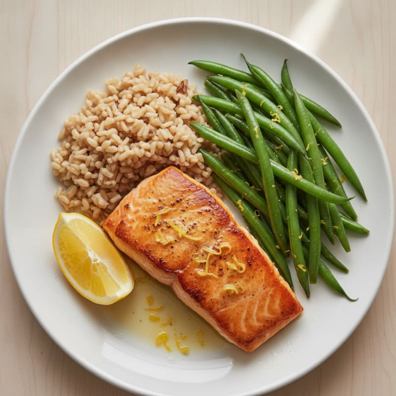 Seared Salmon with Steamed Green Beans and Brown Rice