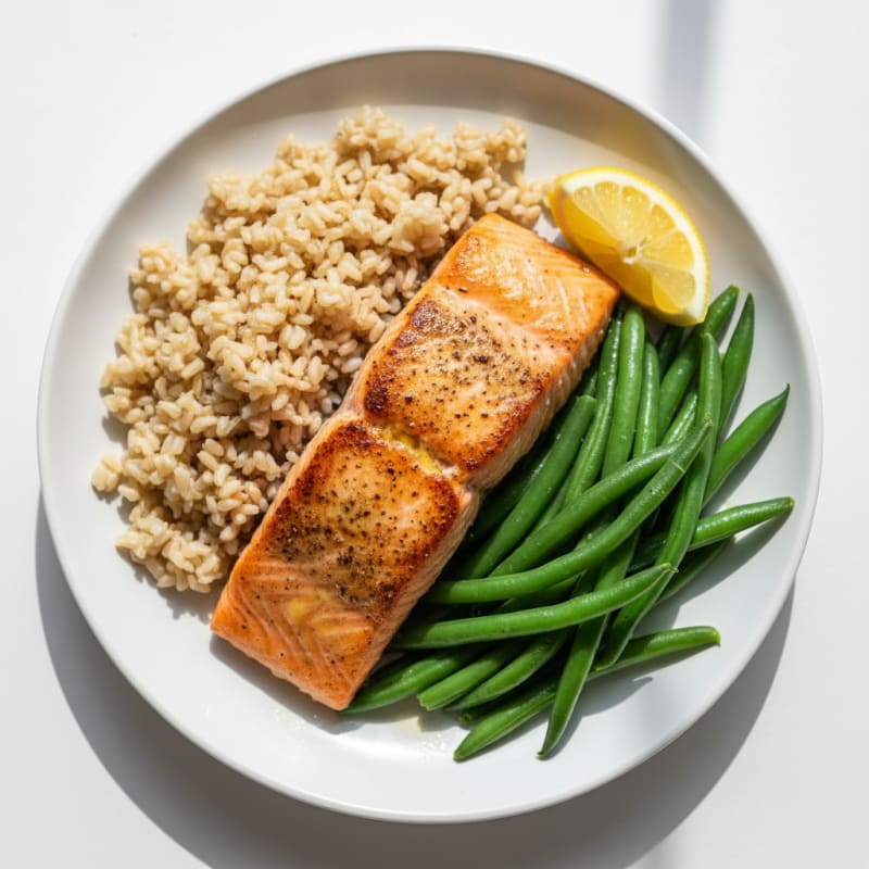 Seared Salmon Filet with Steamed Green Beans and Brown Rice