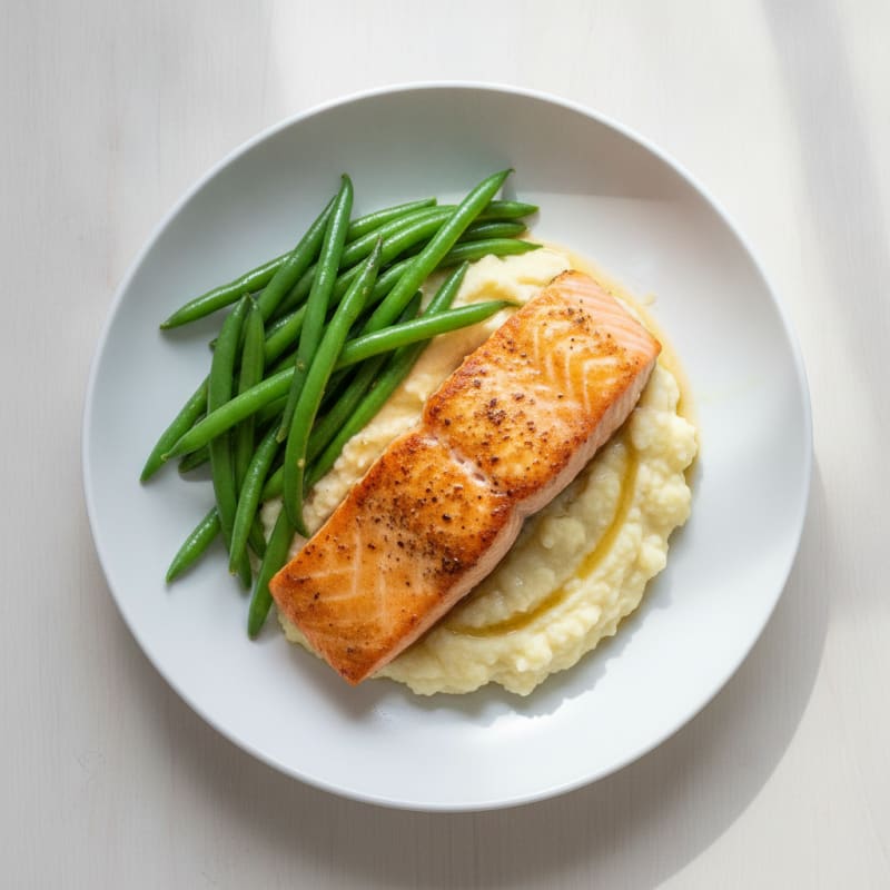 Seared Salmon with Steamed Green Beans and Garlic Cauliflower Mash