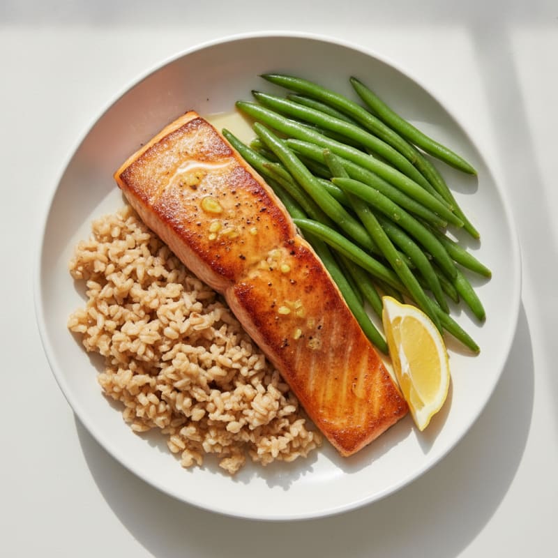 Seared Salmon with Steamed Green Beans and Brown Rice