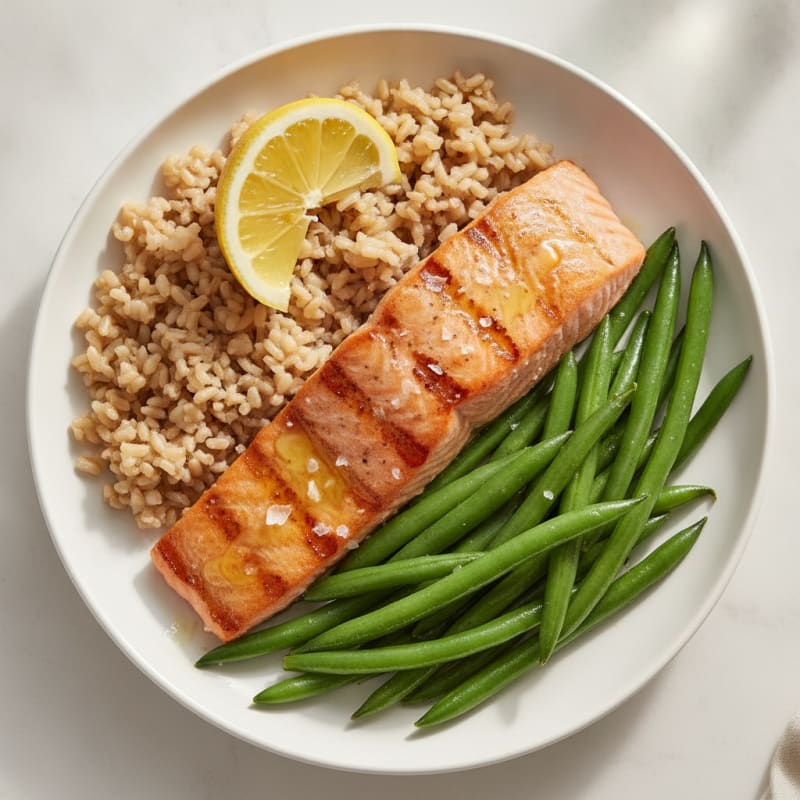 Seared Salmon with Steamed Green Beans and Brown Rice