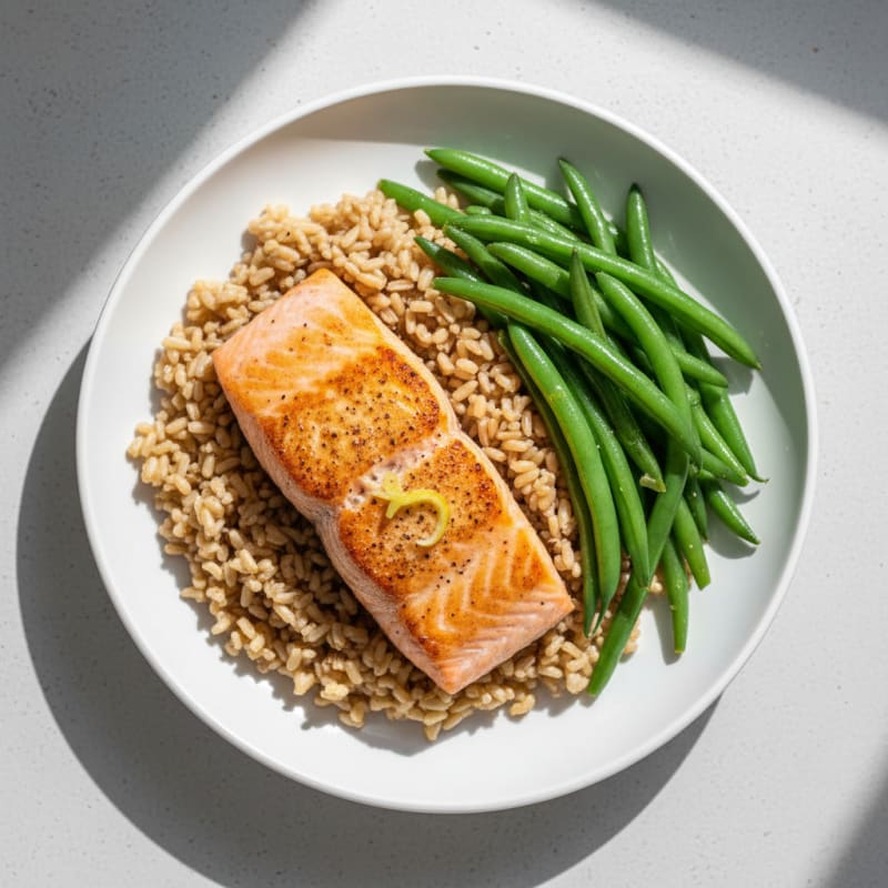 Seared Salmon with Steamed Green Beans and Brown Rice