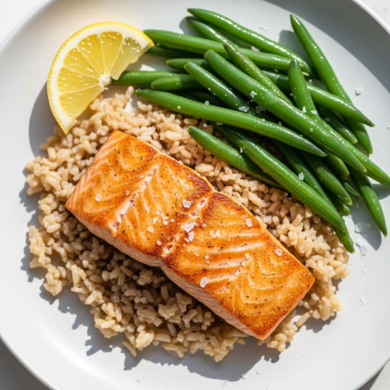 Seared Salmon with Steamed Green Beans and Brown Rice