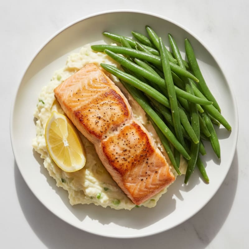 Seared Salmon with Steamed Green Beans and Mashed Cauliflower