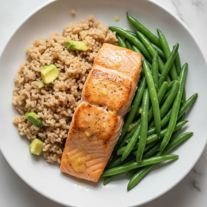 Seared Salmon Fillet with Steamed Green Beans and Brown Rice