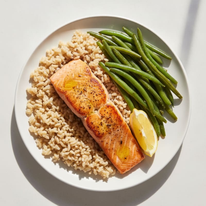 Seared Salmon with Steamed Green Beans and Brown Rice