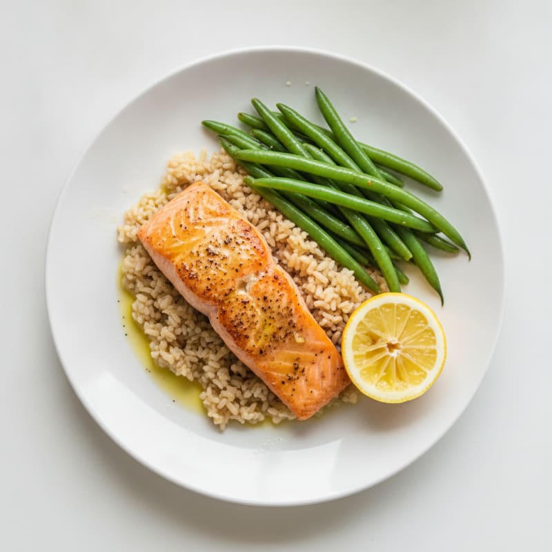 Seared Salmon with Steamed Green Beans and Brown Rice