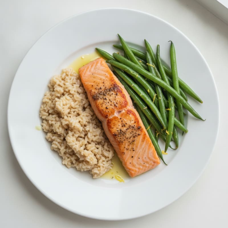 Seared Salmon Fillet with Steamed Green Beans and Brown Rice
