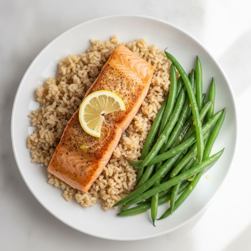 Seared Salmon with Steamed Green Beans and Brown Rice