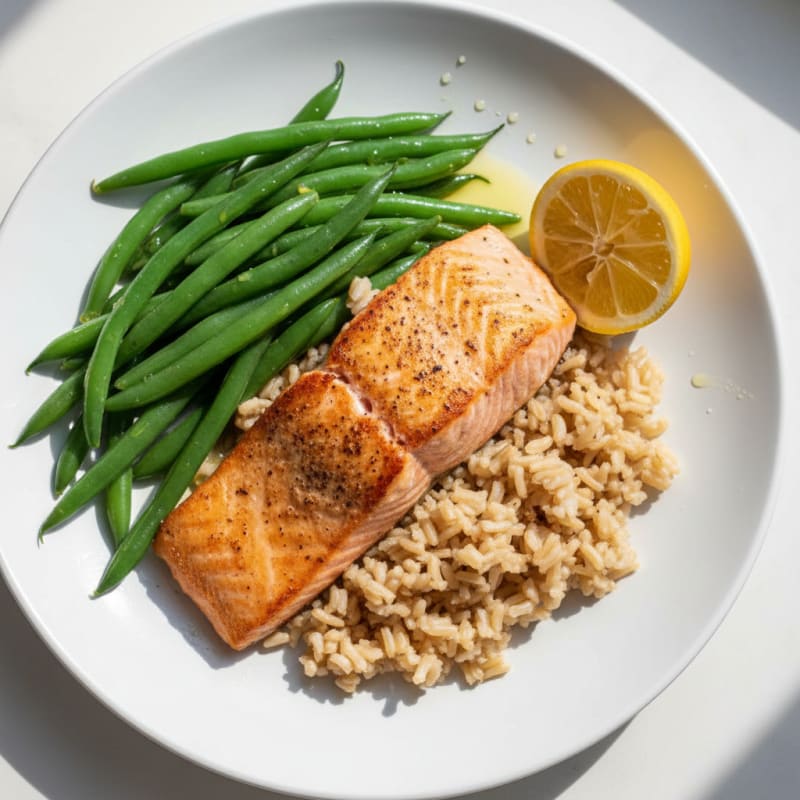Seared Salmon with Steamed Green Beans and Brown Rice