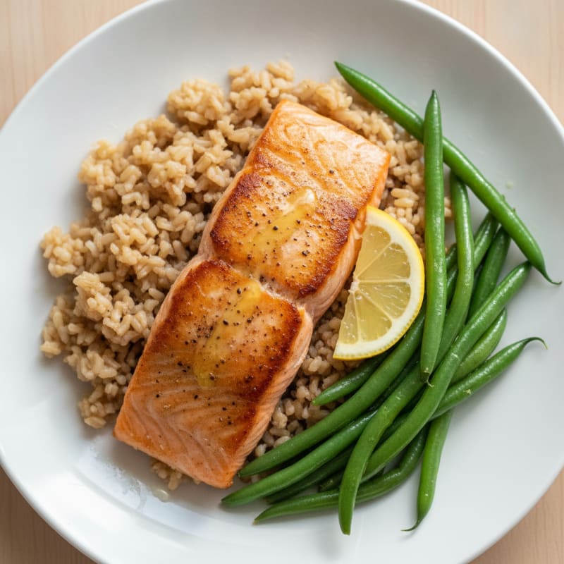 Seared Salmon Fillet with Steamed Green Beans and Brown Rice