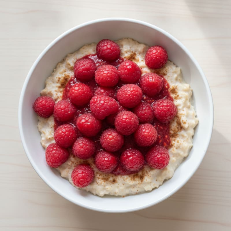 Classic Oatmeal with Berries