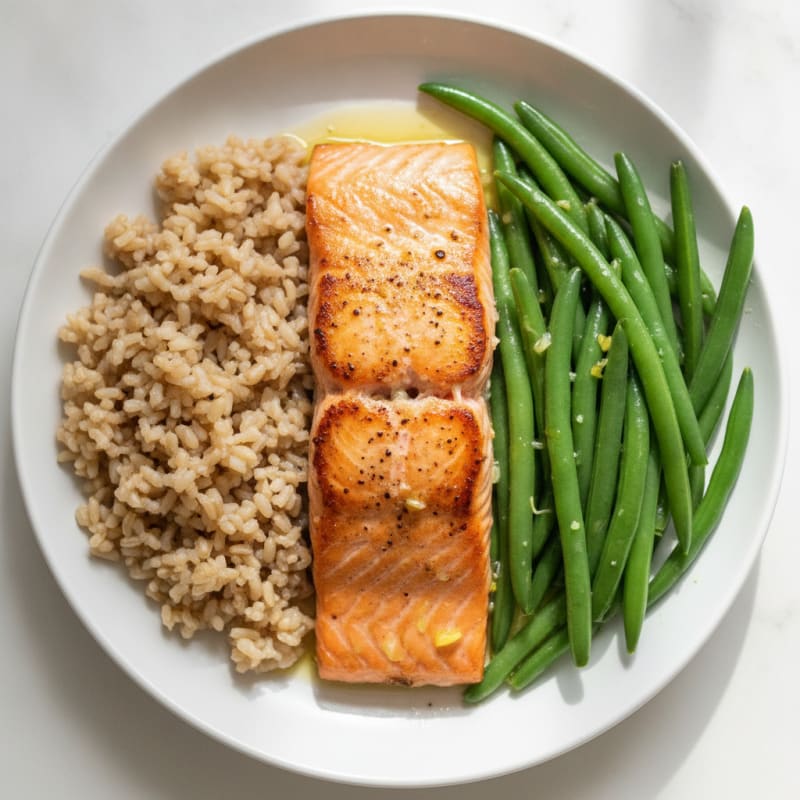 Seared Salmon with Steamed Green Beans and Brown Rice