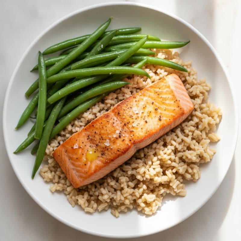 Seared Salmon with Steamed Green Beans and Brown Rice