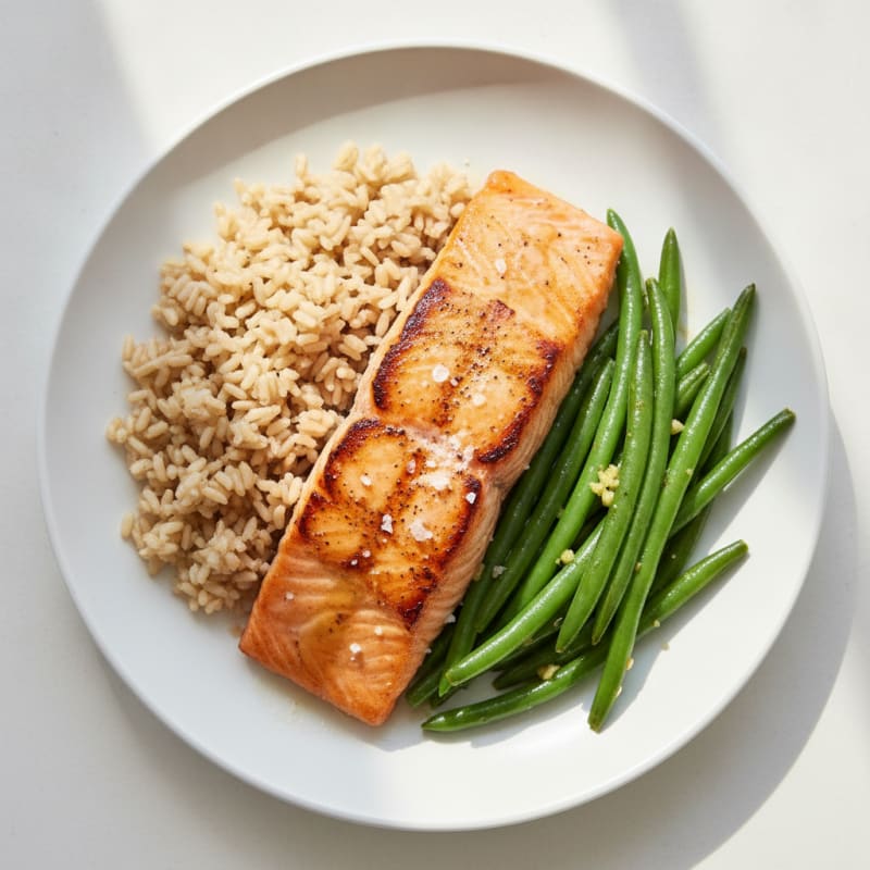 Seared Salmon Fillet with Steamed Green Beans and Brown Rice