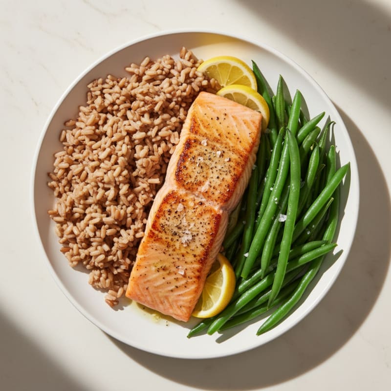 Pan-Seared Salmon with Steamed Green Beans and Brown Rice