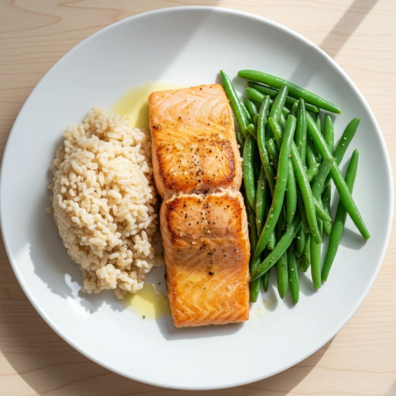 Seared Salmon Fillet with Steamed Green Beans and Brown Rice