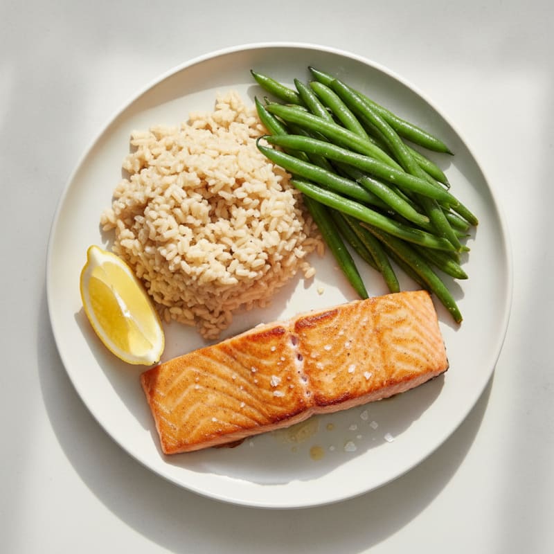 Seared Salmon with Steamed Green Beans and Brown Rice