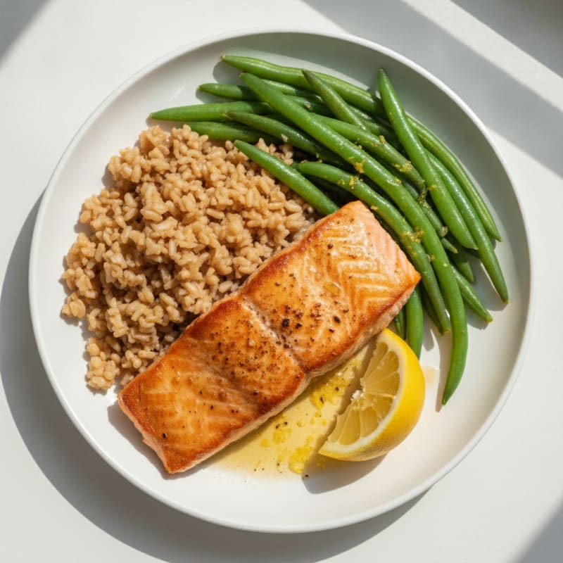 Seared Salmon with Steamed Green Beans and Brown Rice