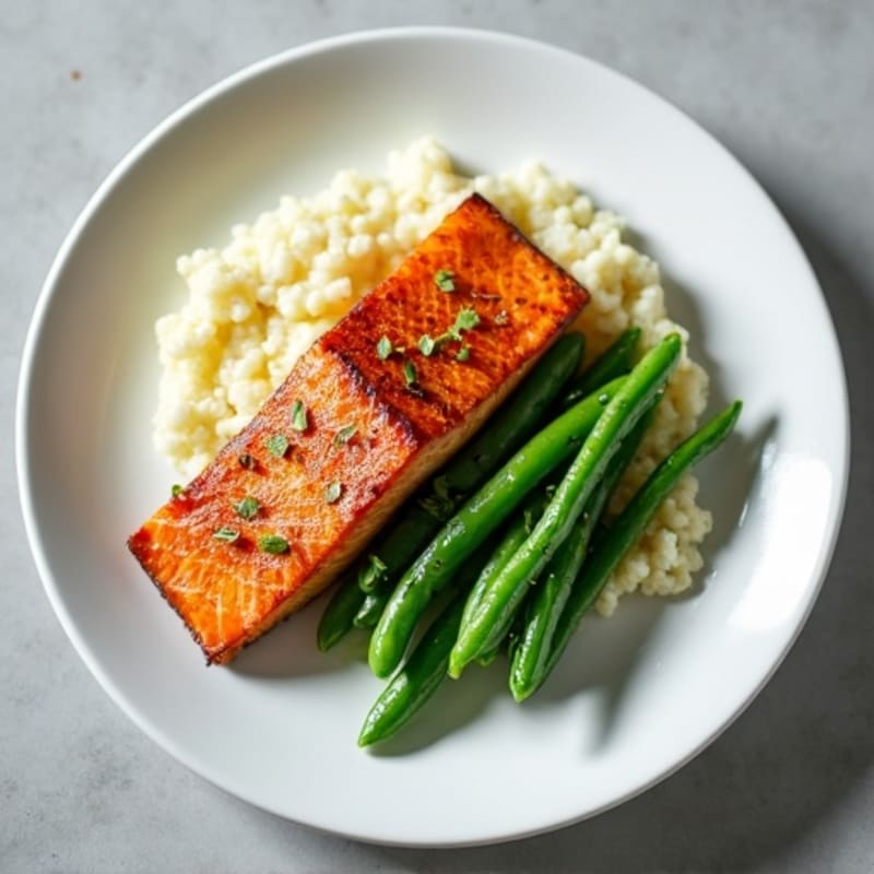 Seared Salmon Fillet with Steamed Green Beans and Mashed Cauliflower