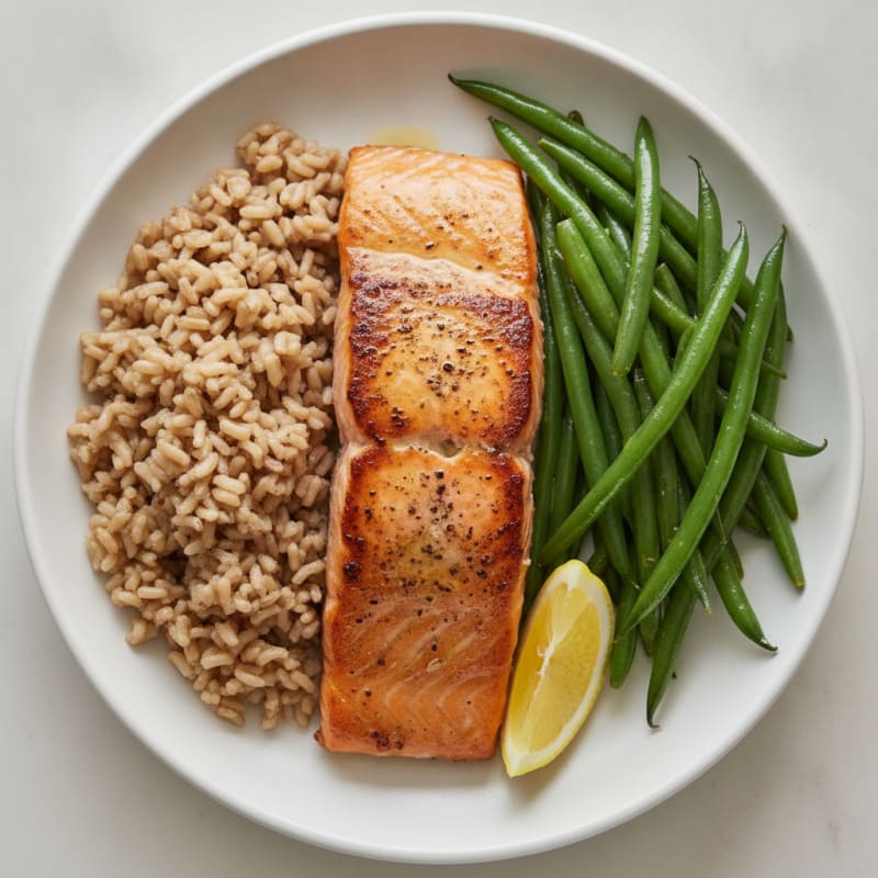 Seared Salmon Fillet with Steamed Green Beans and Brown Rice