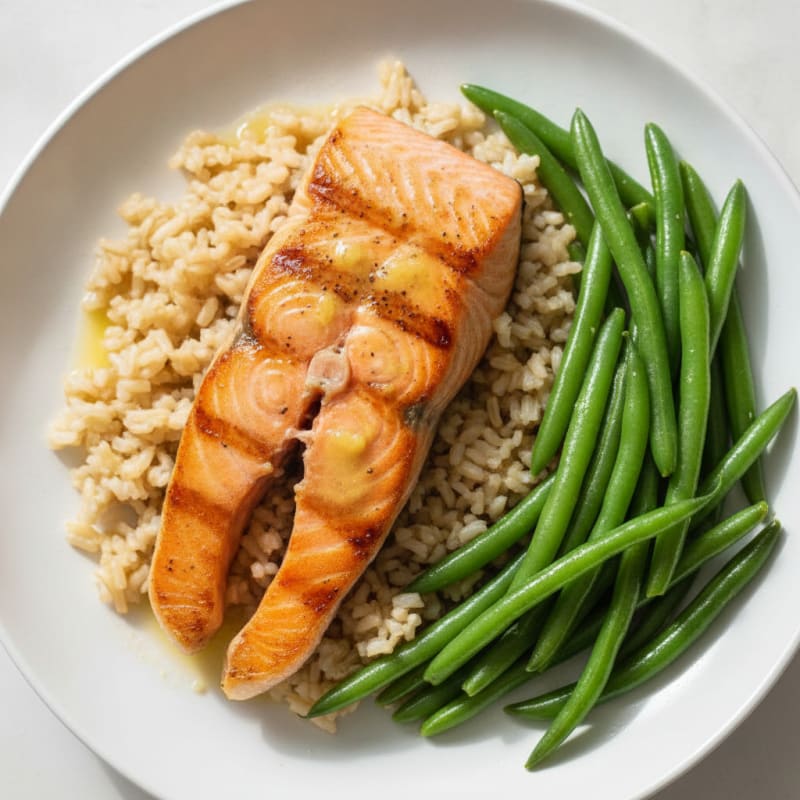 Seared Salmon Fillet with Steamed Green Beans and Brown Rice