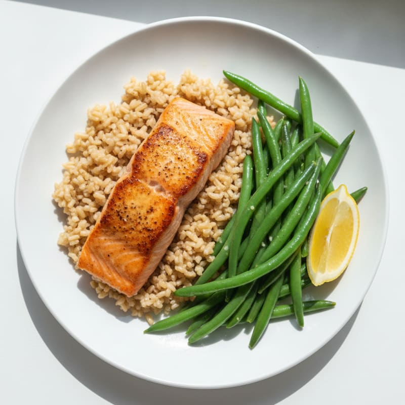Seared Salmon Fillet with Steamed Green Beans and Brown Rice